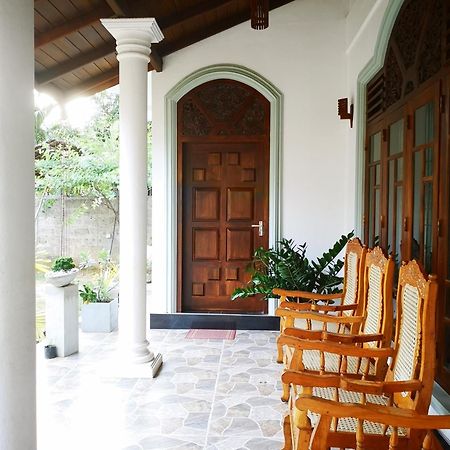 Janu Homestay Tangalle Exteriör bild