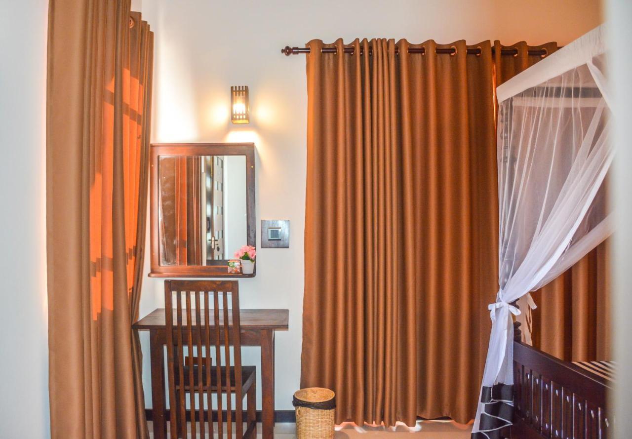 Janu Homestay Tangalle Exteriör bild