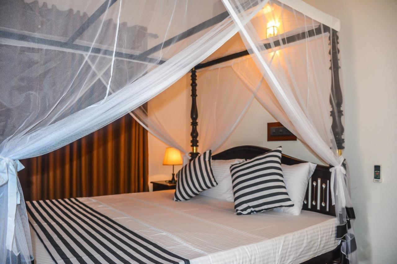 Janu Homestay Tangalle Exteriör bild