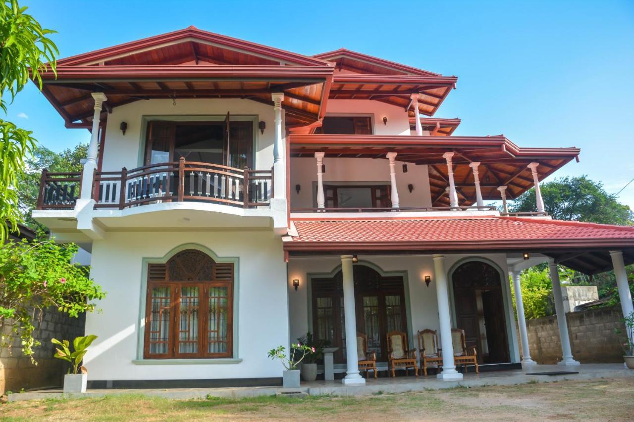 Janu Homestay Tangalle Exteriör bild