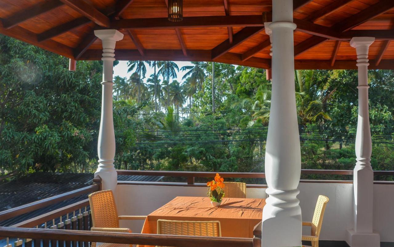 Janu Homestay Tangalle Exteriör bild