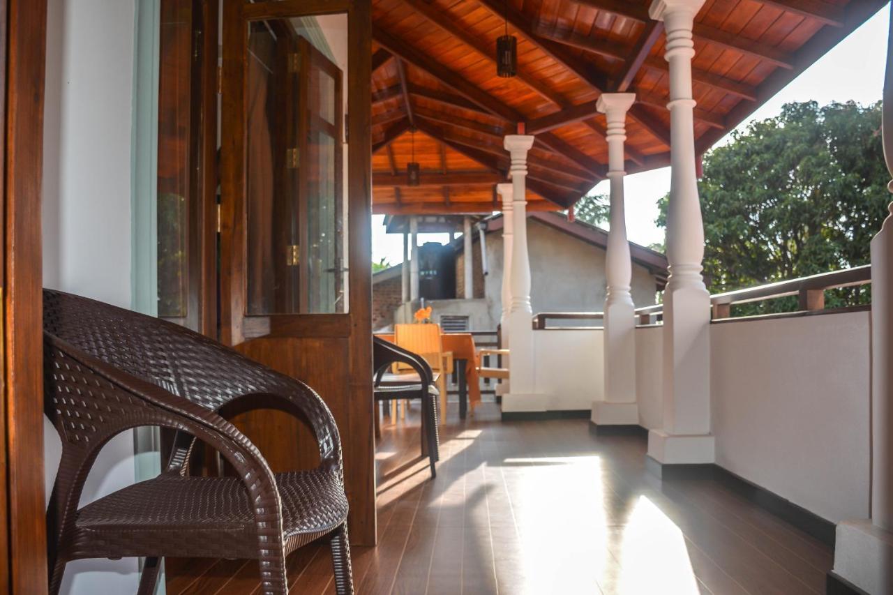 Janu Homestay Tangalle Exteriör bild