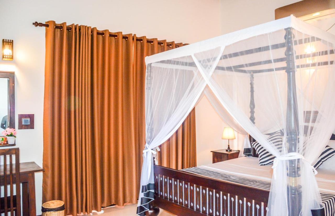 Janu Homestay Tangalle Exteriör bild