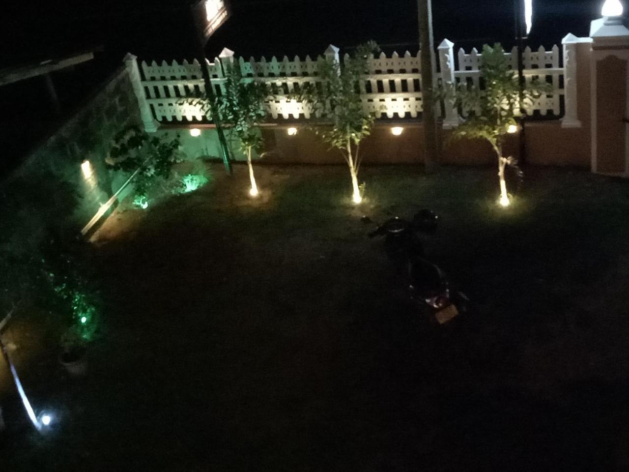Janu Homestay Tangalle Exteriör bild