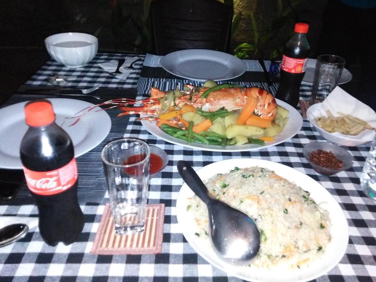 Janu Homestay Tangalle Exteriör bild