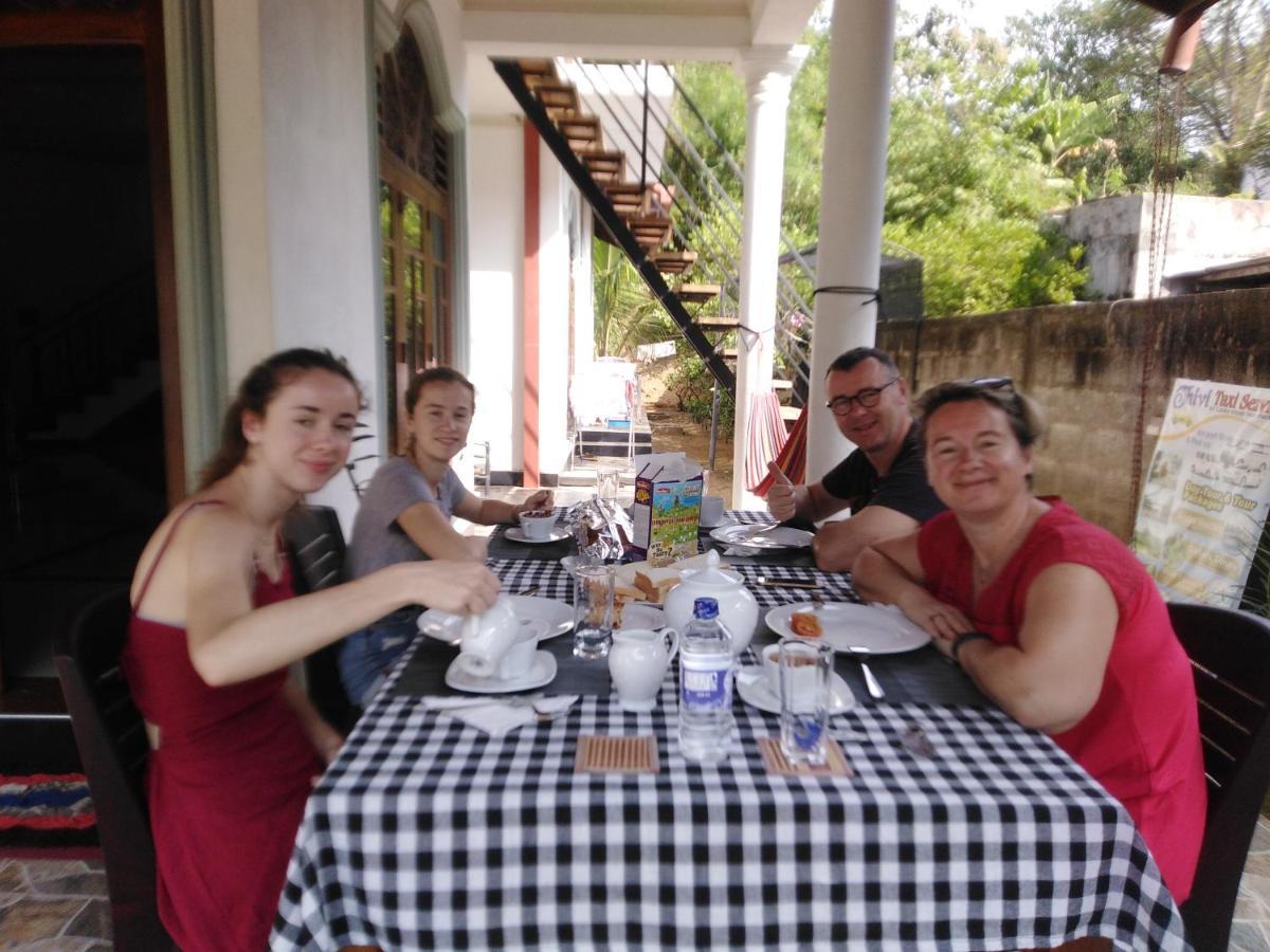 Janu Homestay Tangalle Exteriör bild